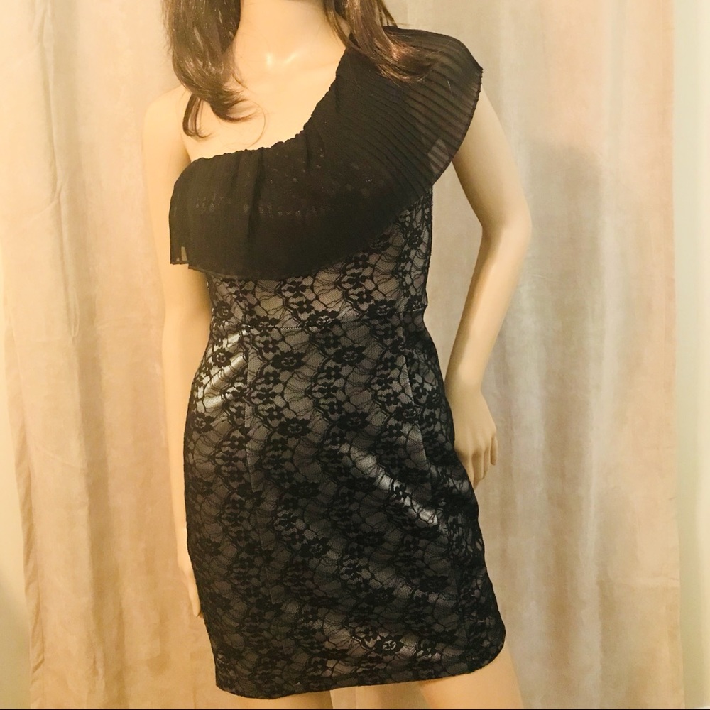 NWOT One shoulder bodycon mini dress